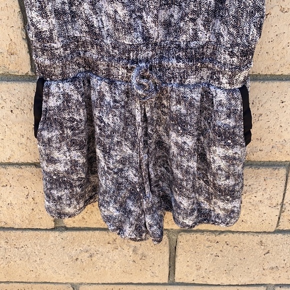 Xhilaration Black & Gray With Side Pockets Romper - Picture 3 of 11